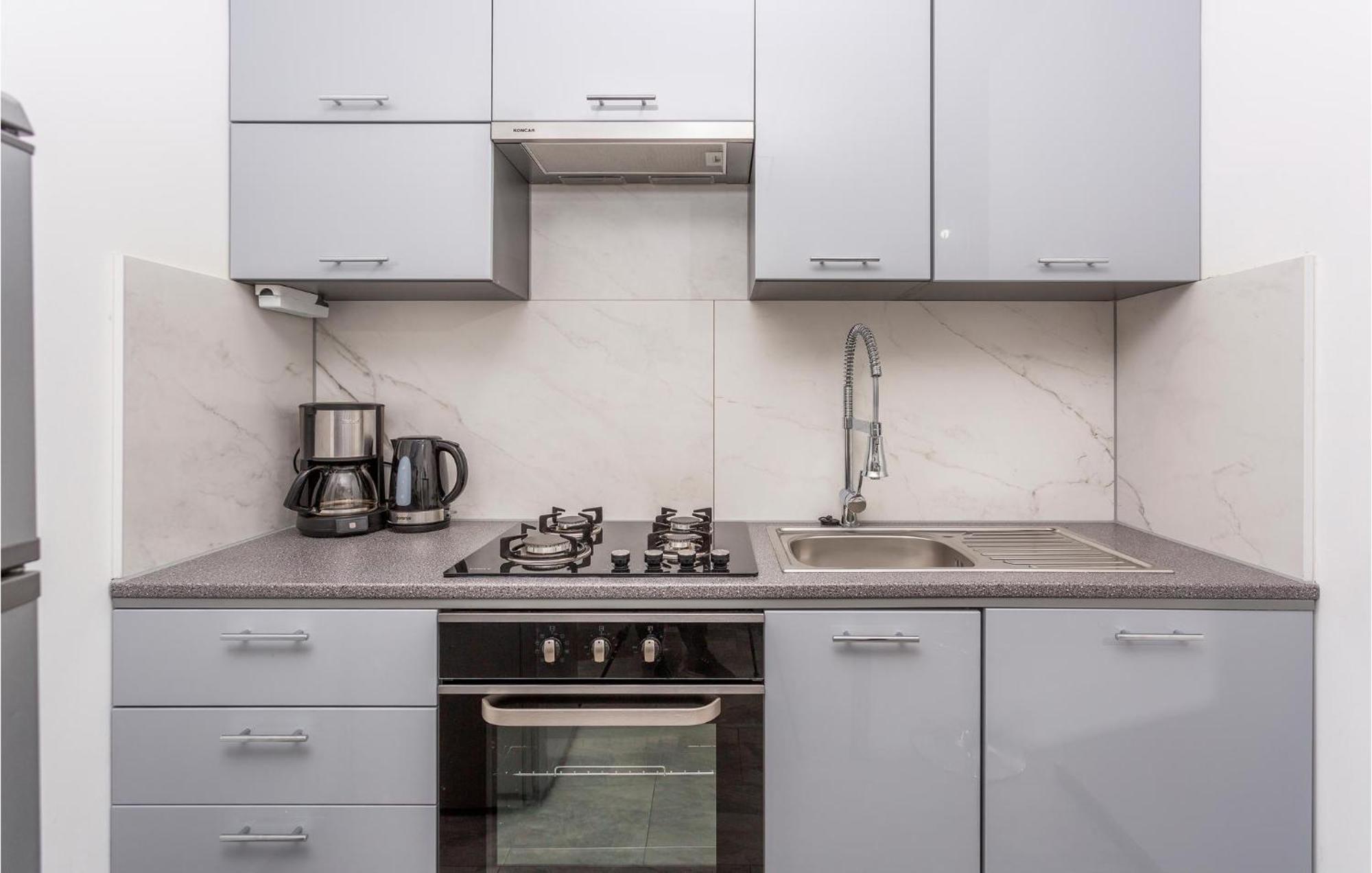 Beautiful Apartment In Malinska With Kitchen ภายนอก รูปภาพ