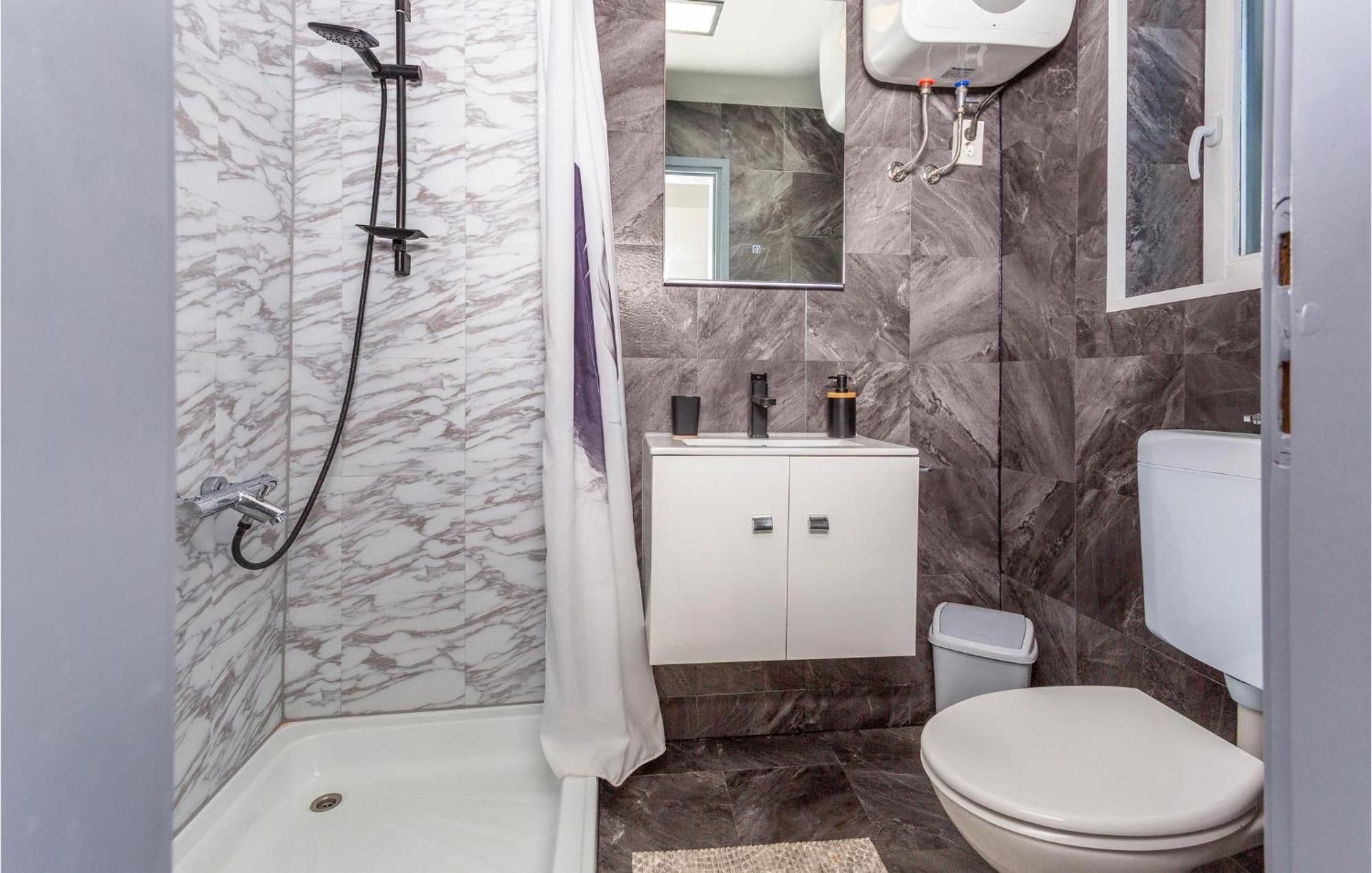 Beautiful Apartment In Malinska With Kitchen ภายนอก รูปภาพ